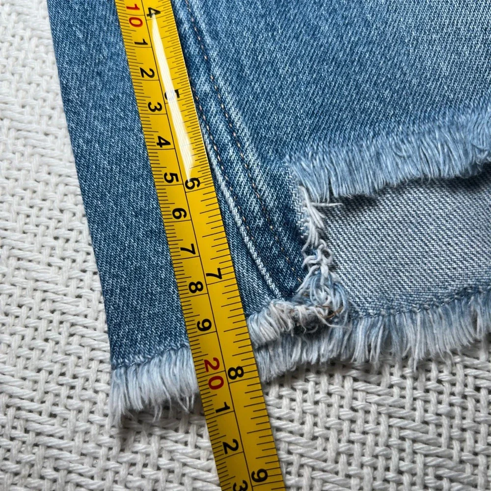 Good American Baggy Denim Shorts Indigo Curve Raw Hem Size 24